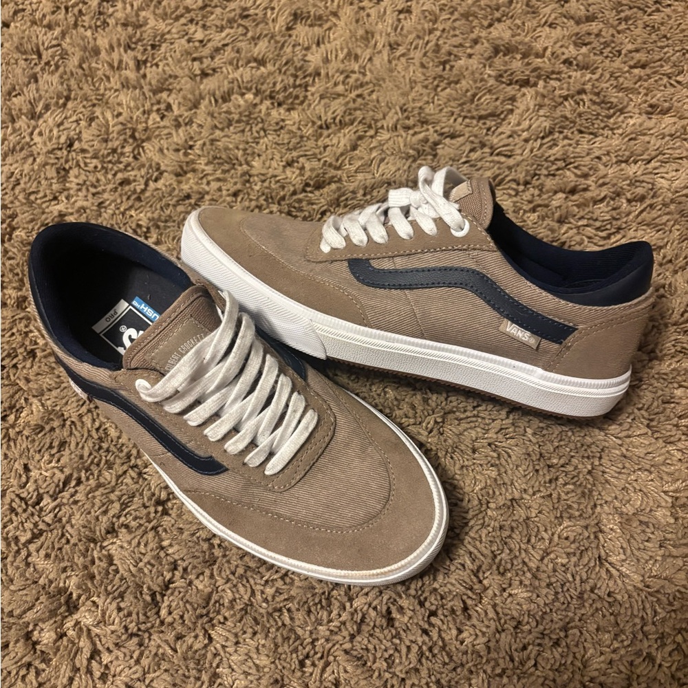 Vans Low-Top Sneakers in Taupe with Navy Accent